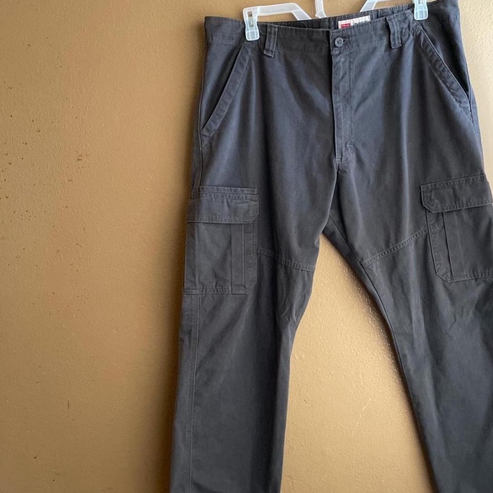 Gray Wrangler Cargo pants.